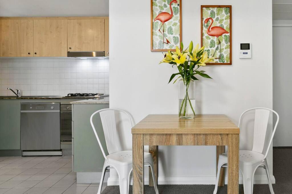 Apartment Help1 - Chatswood Charm Near Station Sydney